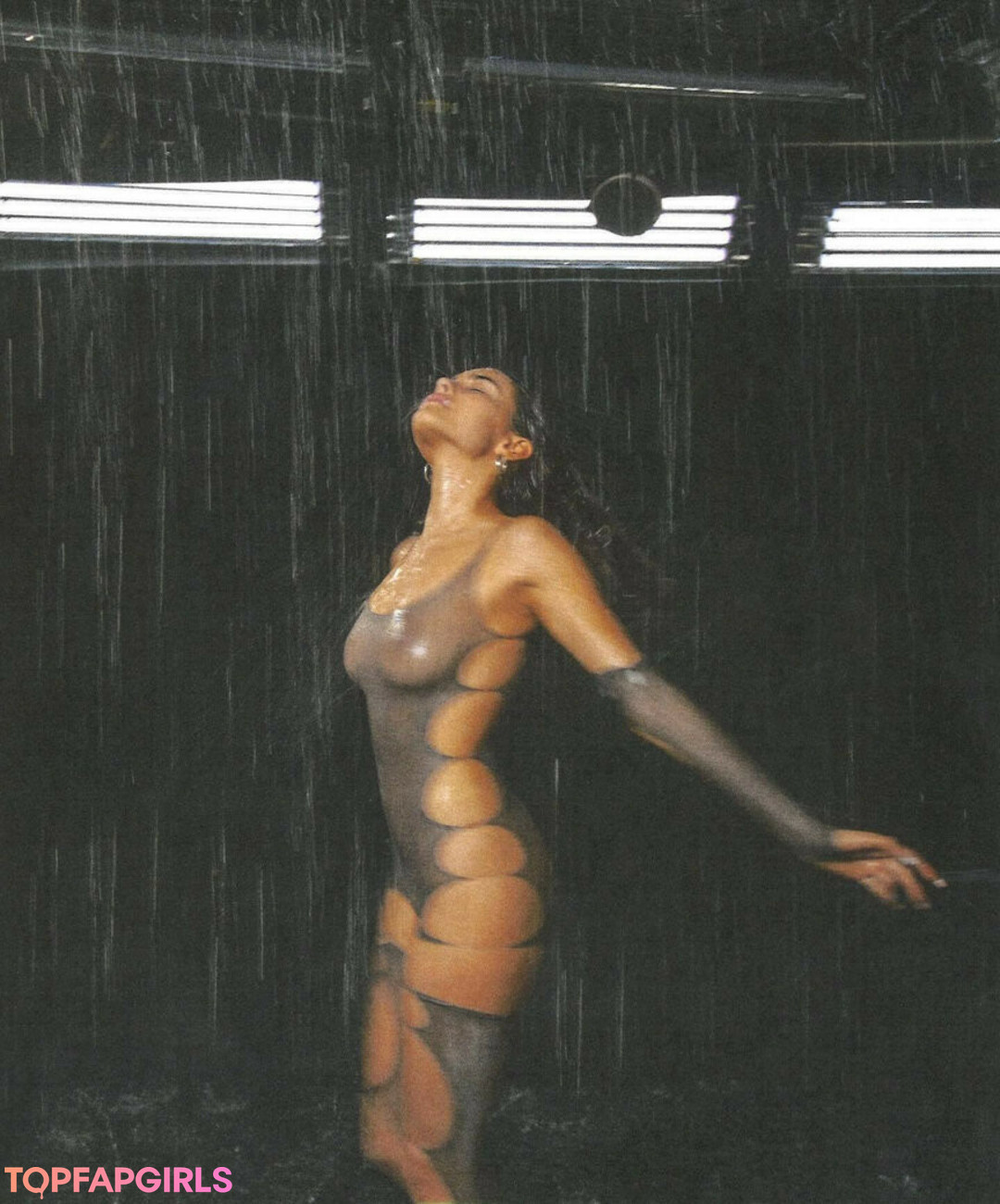 Naakte gelekte OnlyFans-foto van Madison Beer #1052