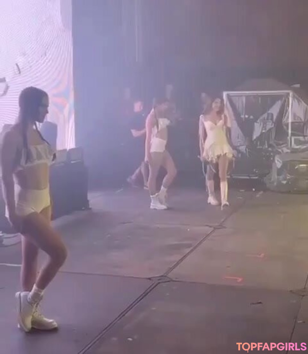 Naakte gelekte OnlyFans-foto van Madison Beer #1112