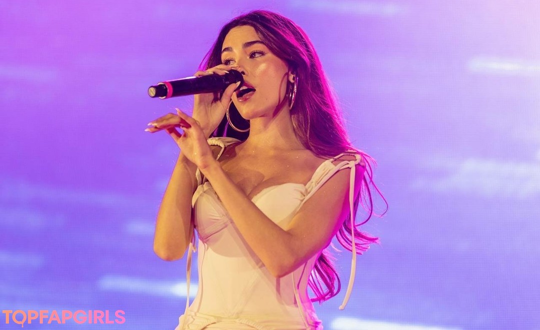 Naakte gelekte OnlyFans-foto van Madison Beer #1127