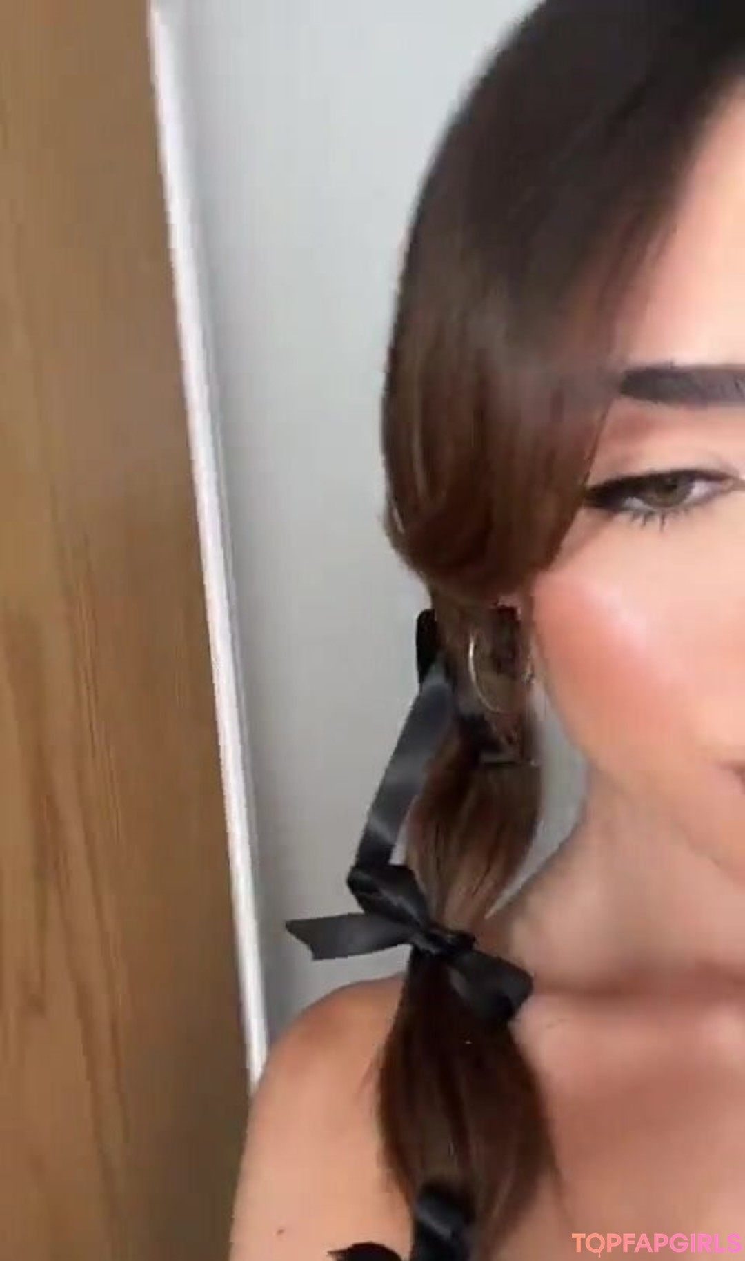 Naakte gelekte OnlyFans-foto van Madison Beer #1140