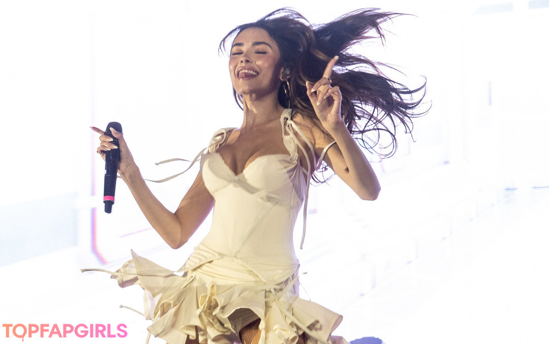 Naakte gelekte OnlyFans-foto van Madison Beer #1211