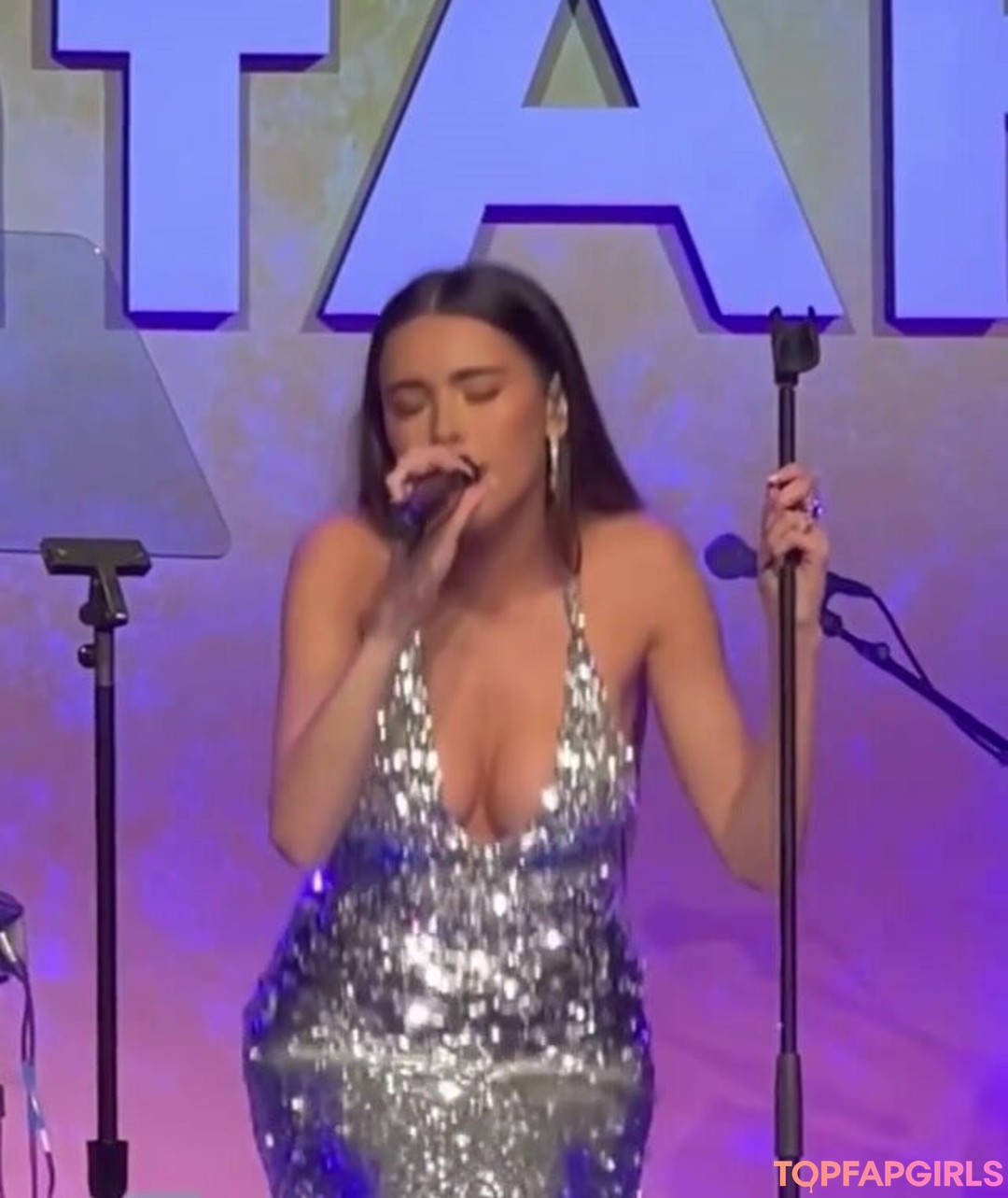 Naakte gelekte OnlyFans-foto van Madison Beer #1448