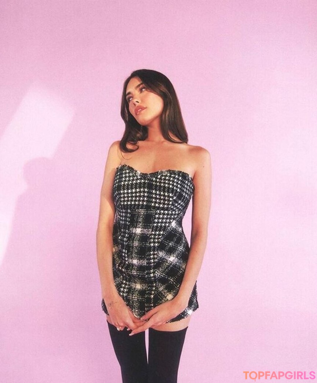 Naakte gelekte OnlyFans-foto van Madison Beer #1512