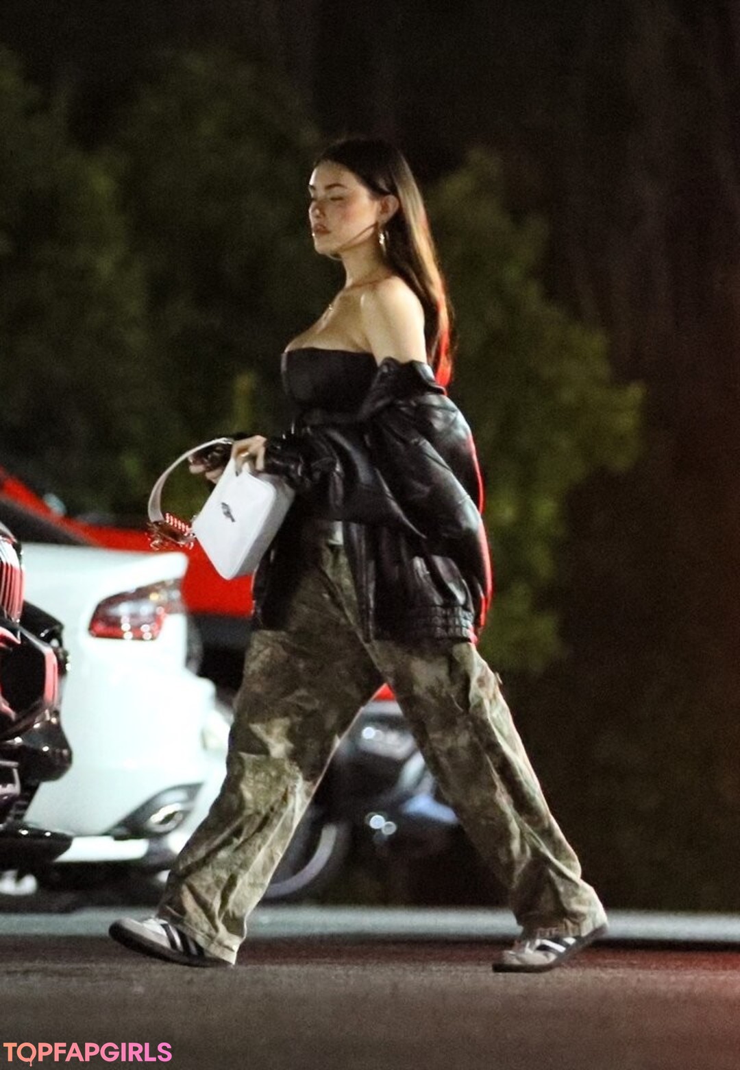 Naakte gelekte OnlyFans-foto van Madison Beer #1575