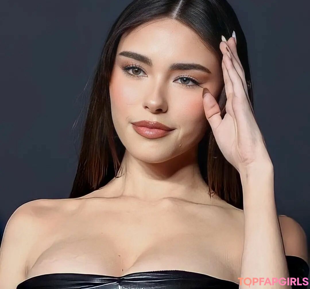 Naakte gelekte OnlyFans-foto van Madison Beer #1584