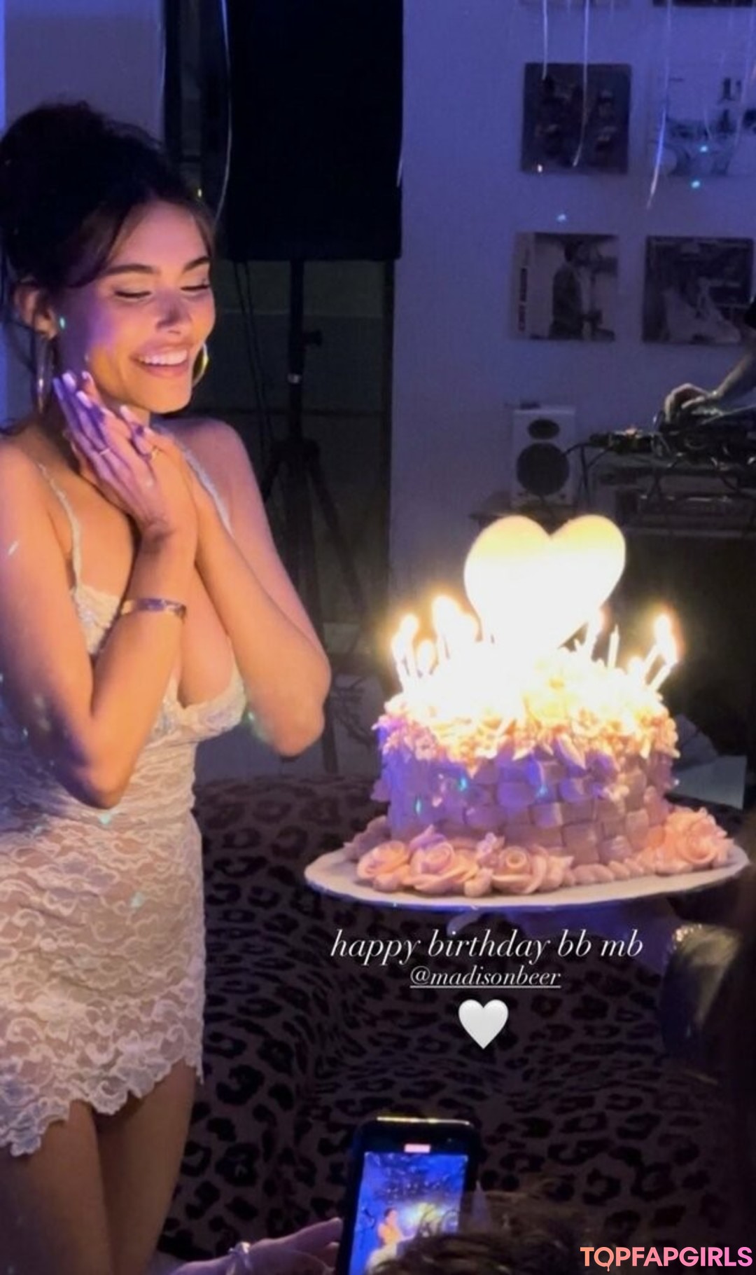 Naakte gelekte OnlyFans-foto van Madison Beer #1673