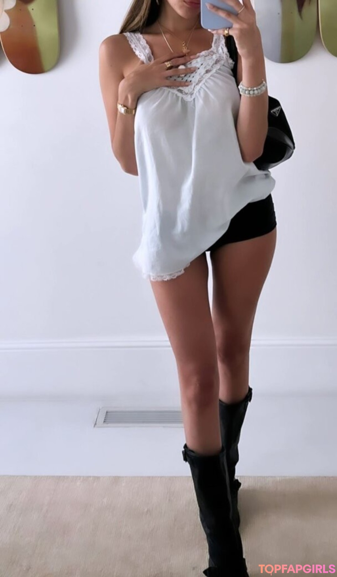 Naakte gelekte OnlyFans-foto van Madison Beer #1900