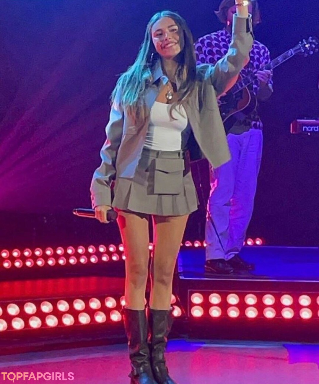 Naakte gelekte OnlyFans-foto van Madison Beer #1907