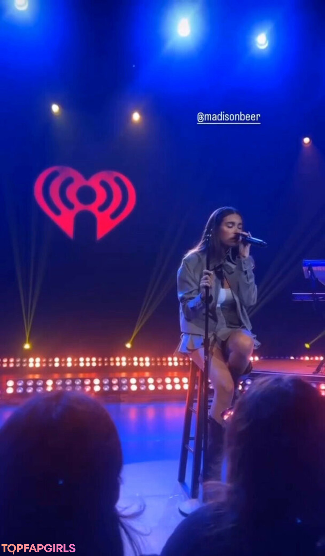 Naakte gelekte OnlyFans-foto van Madison Beer #1911