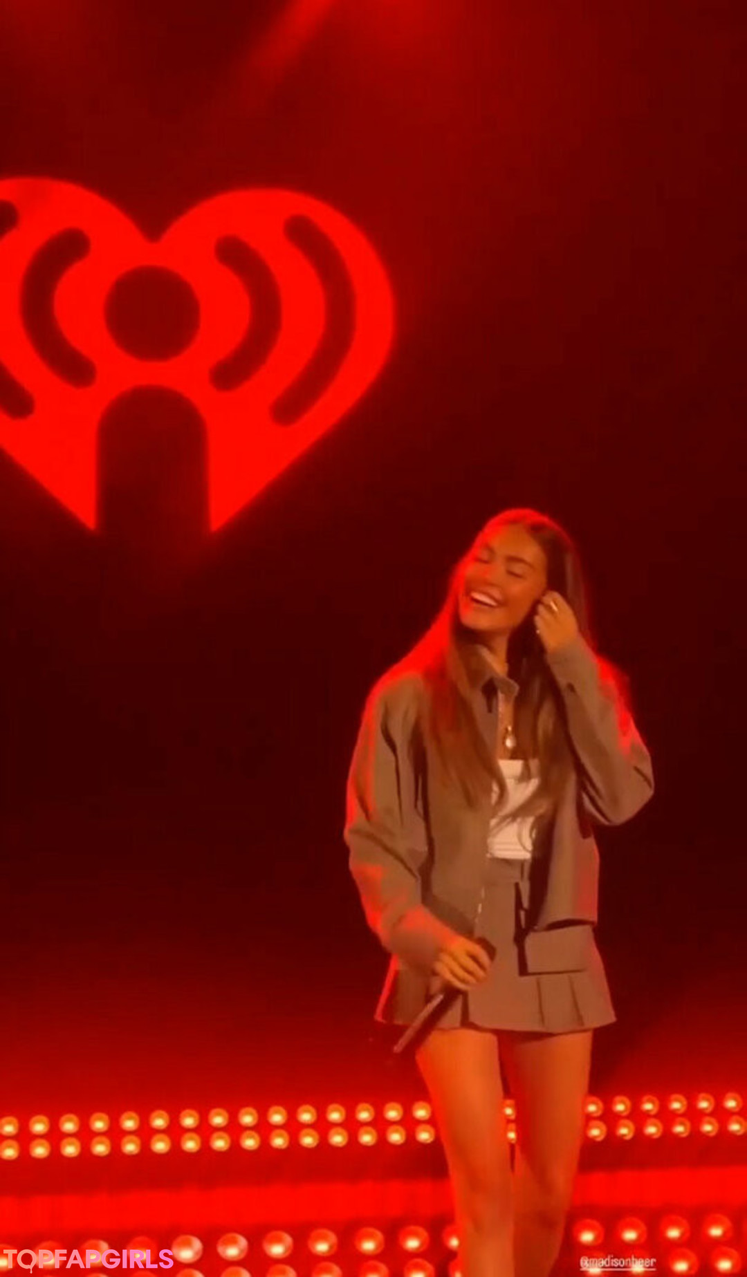 Naakte gelekte OnlyFans-foto van Madison Beer #1914