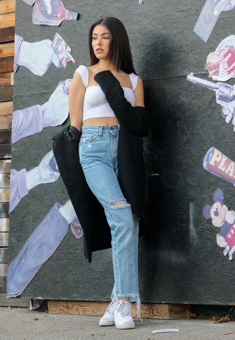Naakte gelekte OnlyFans-foto van Madison Beer