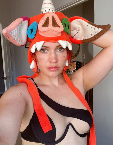 Naakte gelekte OnlyFans-foto van Whitney Moore
