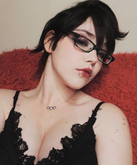 Naakte gelekte OnlyFans-foto van Emquizii