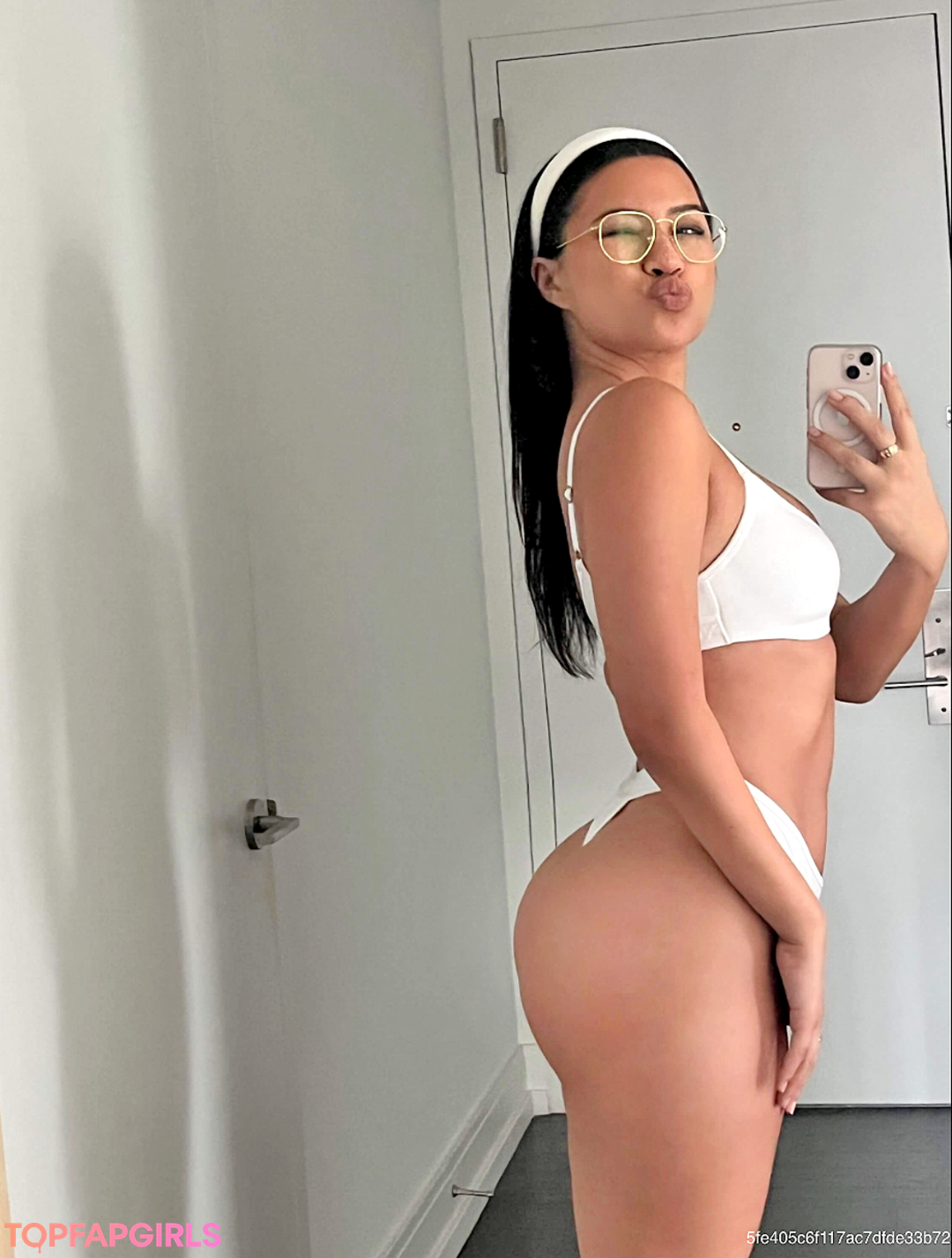 Naakte gelekte OnlyFans-foto van Julia Kelly #1001
