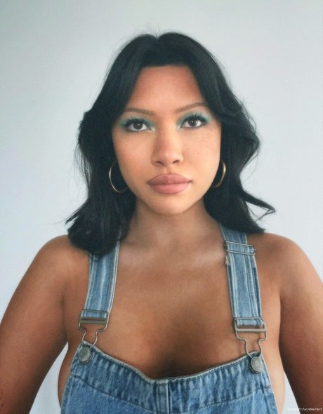 Julia Kelly