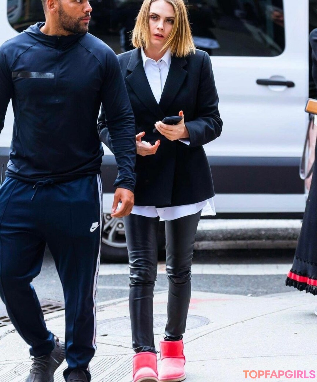 Naakte gelekte OnlyFans-foto van Cara Delevingne #1017