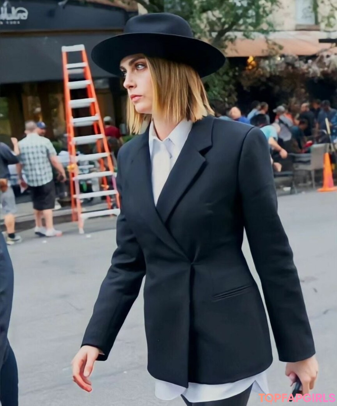 Naakte gelekte OnlyFans-foto van Cara Delevingne #1023