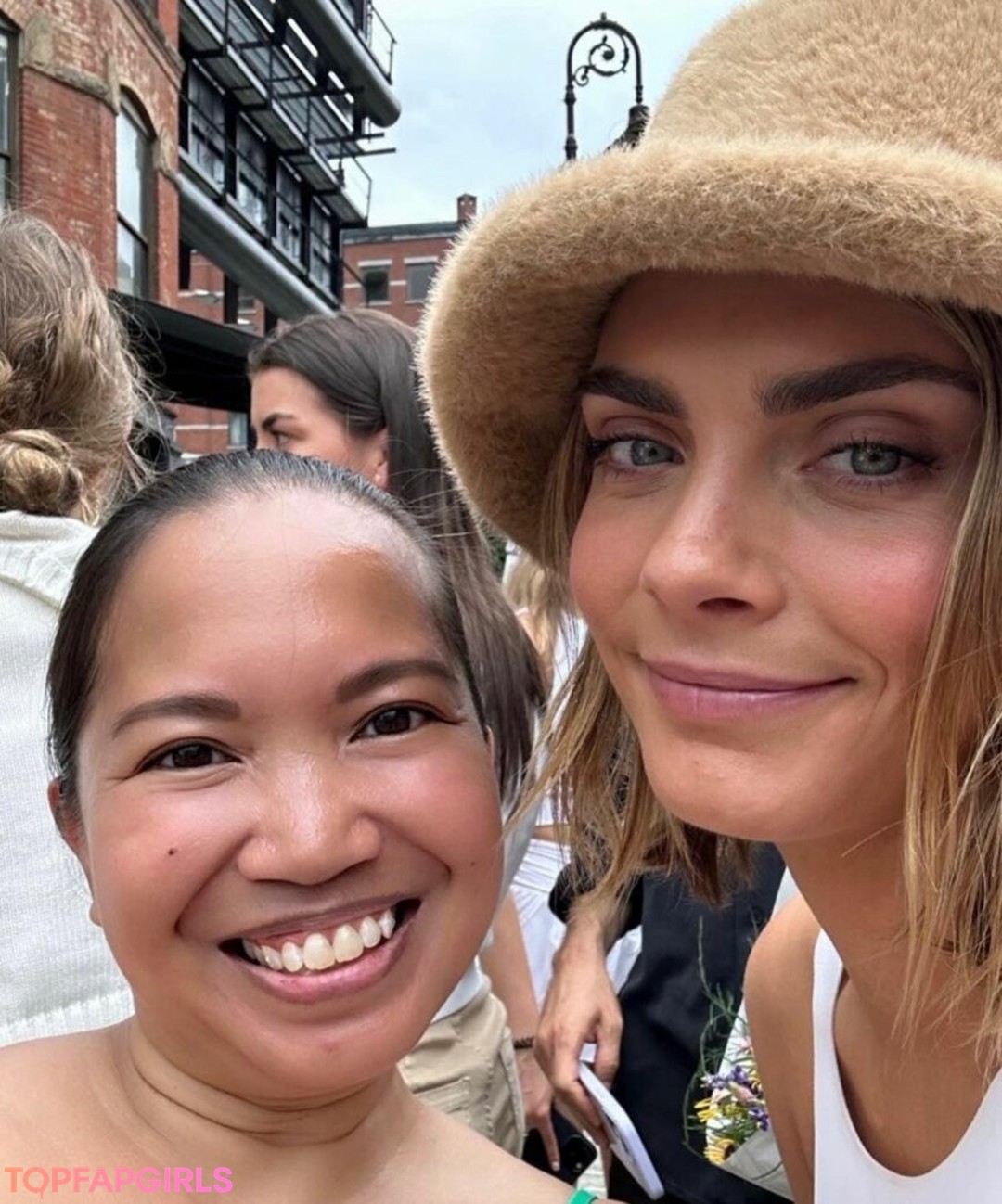 Naakte gelekte OnlyFans-foto van Cara Delevingne #1121