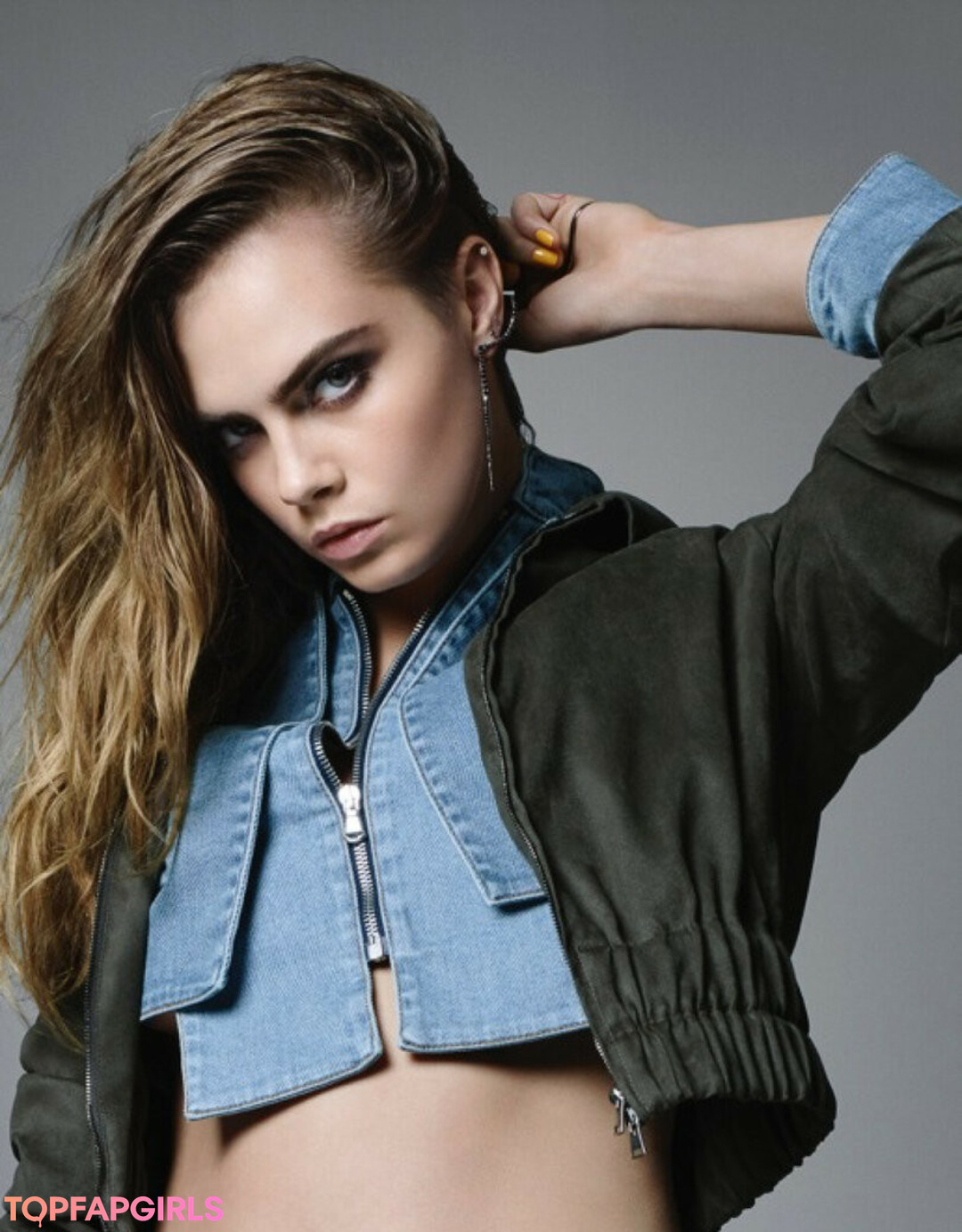 Naakte gelekte OnlyFans-foto van Cara Delevingne #1165