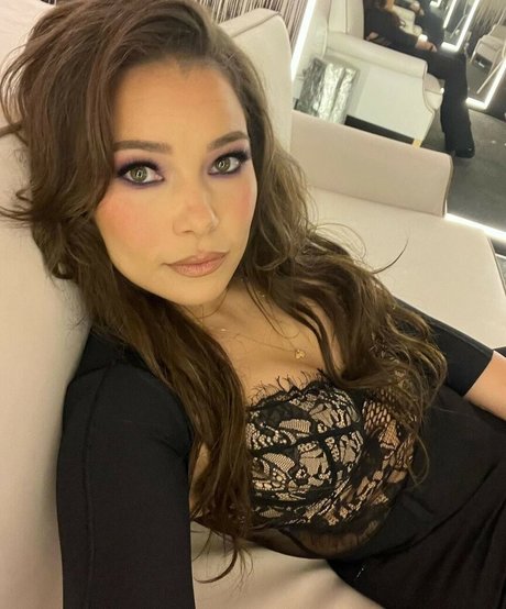 Naakte gelekte OnlyFans-foto van Jessica Parker Kennedy