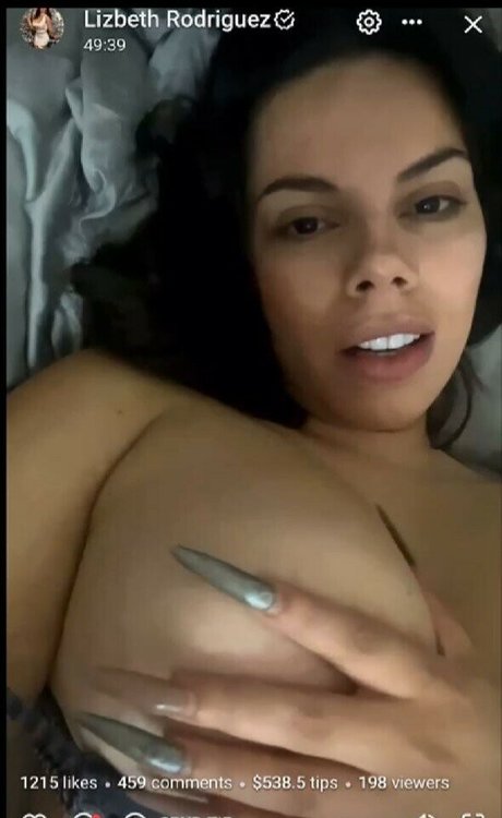 Naakte gelekte OnlyFans-foto van Lizbeth Rodriguez