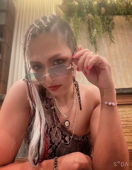 Naakte gelekte OnlyFans-foto van Giulia