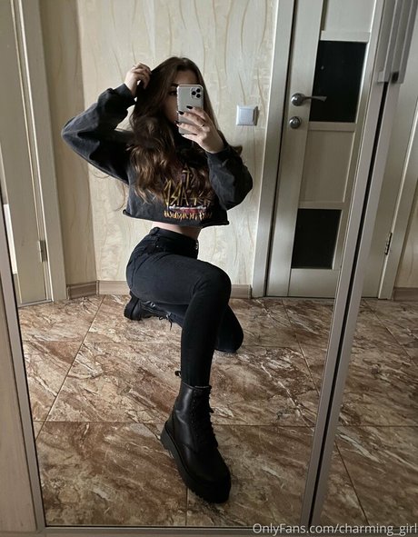 Naakte gelekte OnlyFans-foto van Charminggirl