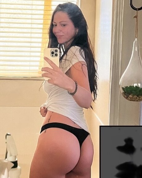 Naakte gelekte OnlyFans-foto van Jessica Bencomo