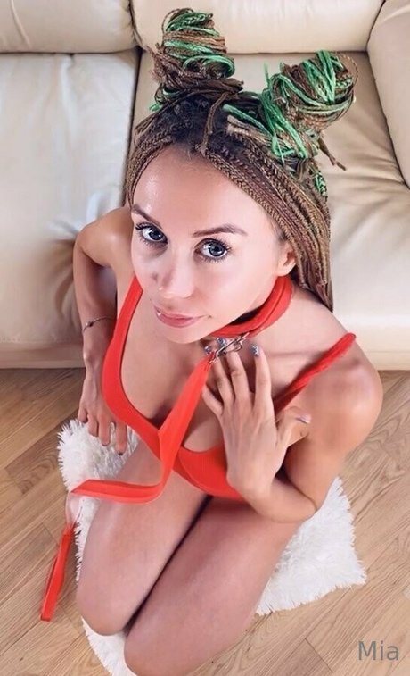 Naakte gelekte OnlyFans-foto van Miabandini69