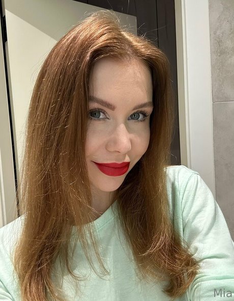 Naakte gelekte OnlyFans-foto van Miabandini69
