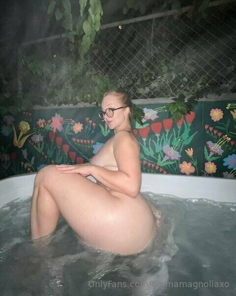 Emmamagnoliaxo