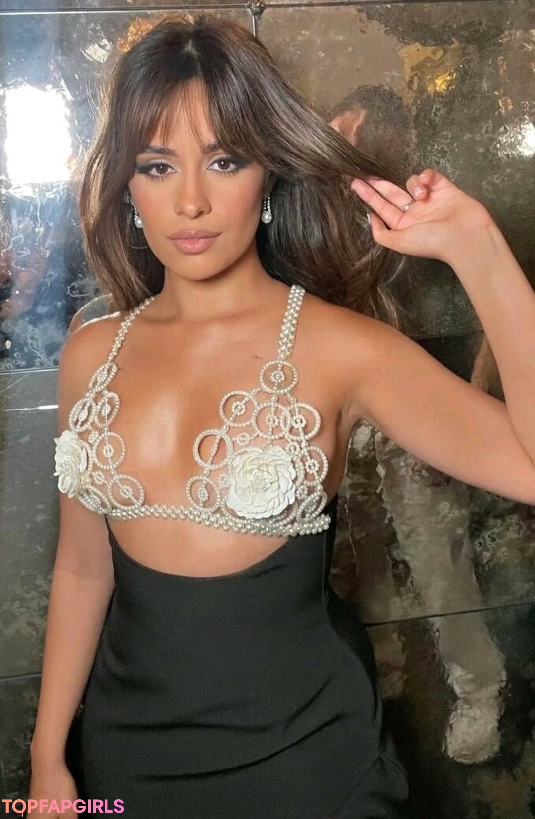 Naakte gelekte OnlyFans-foto van Camila Cabello #1139