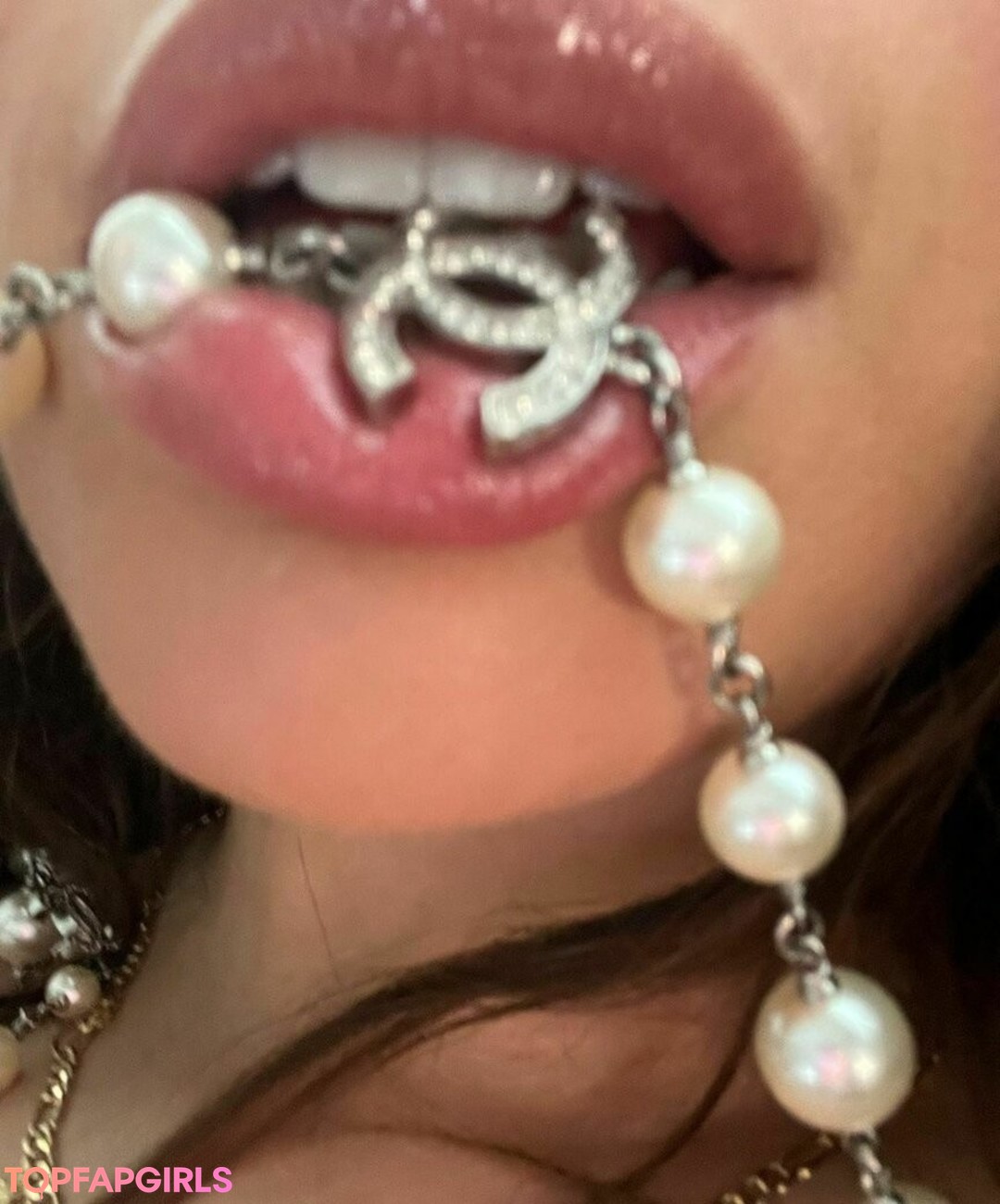 Naakte gelekte OnlyFans-foto van Camila Cabello #1245