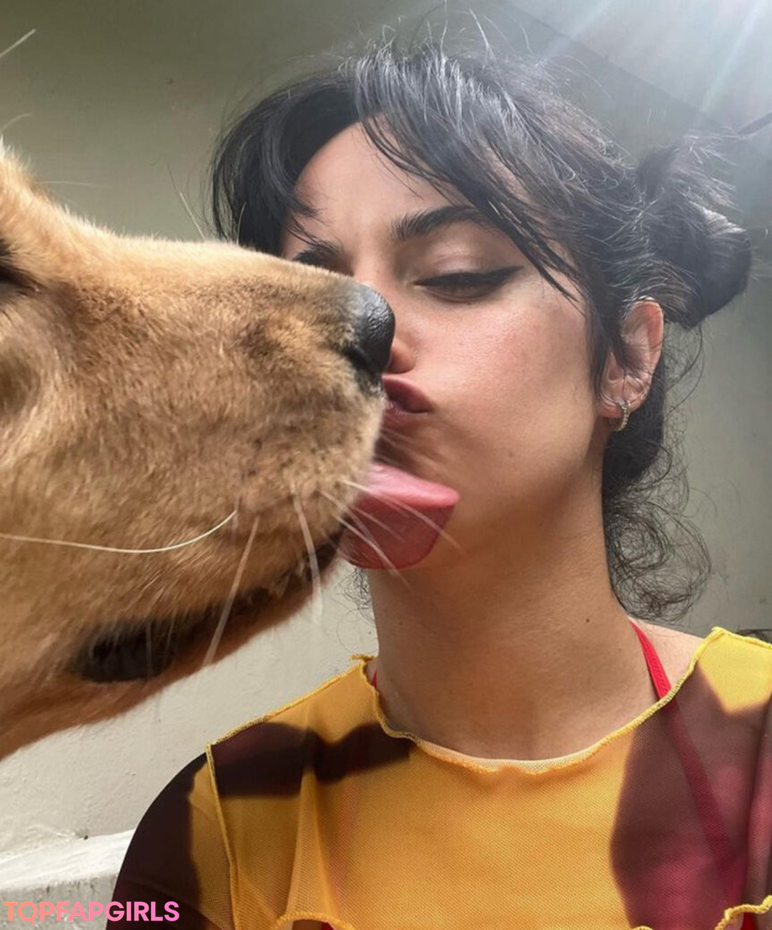 Naakte gelekte OnlyFans-foto van Camila Cabello #1267