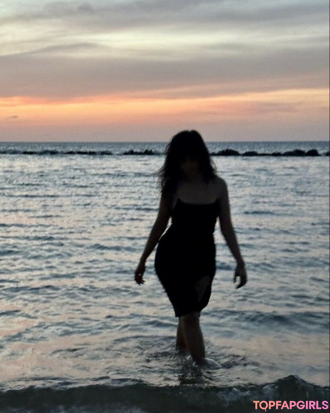 Naakte gelekte OnlyFans-foto van Camila Cabello #1435