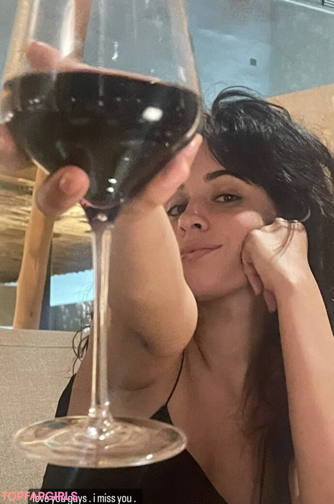 Naakte gelekte OnlyFans-foto van Camila Cabello #1444