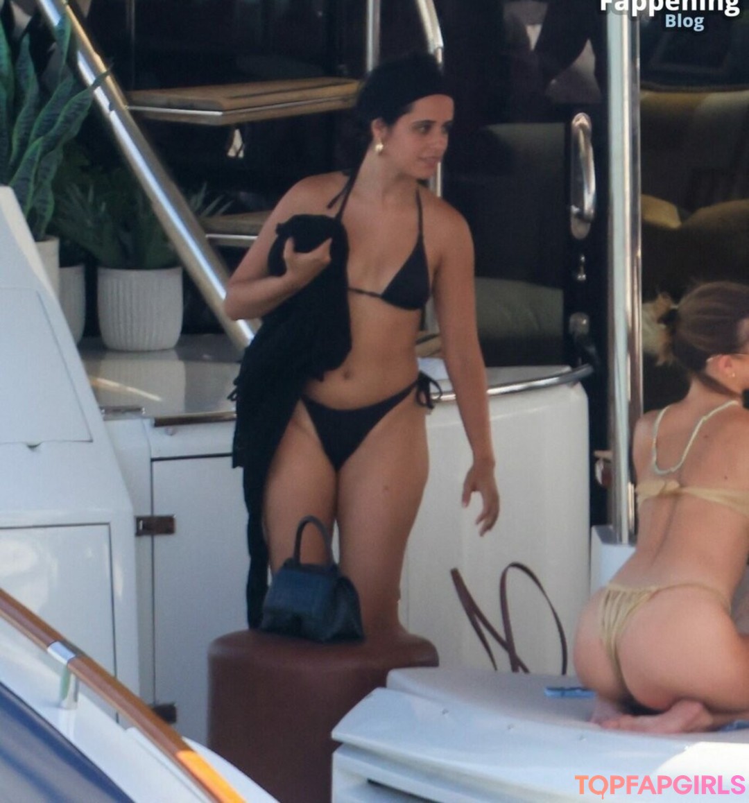 Naakte gelekte OnlyFans-foto van Camila Cabello #1528