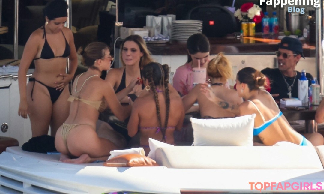 Naakte gelekte OnlyFans-foto van Camila Cabello #1577