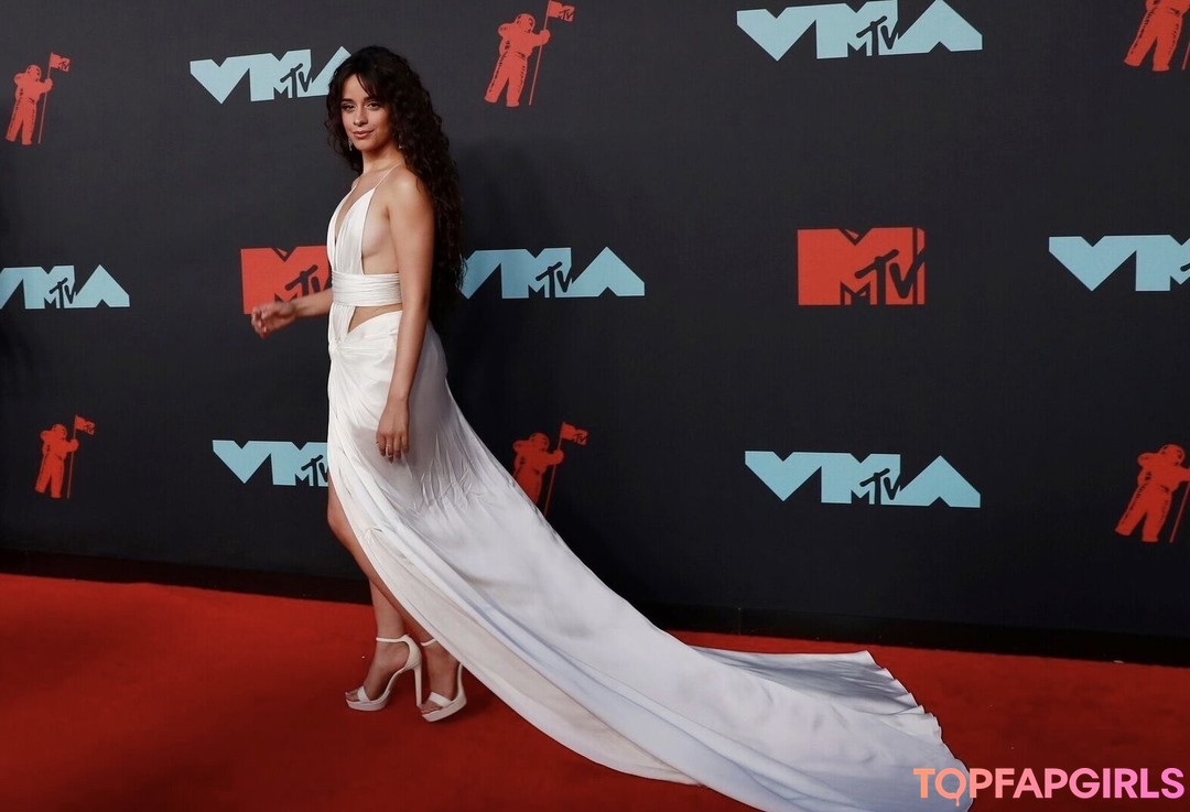Naakte gelekte OnlyFans-foto van Camila Cabello #1598