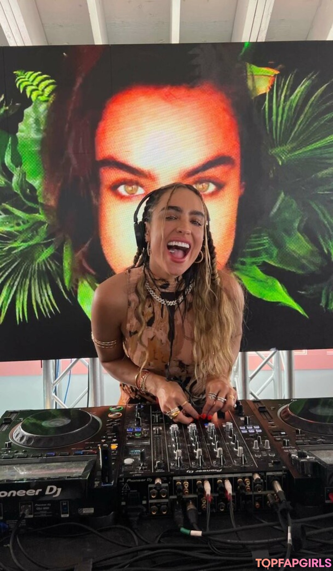 Naakte gelekte OnlyFans-foto van Sommer Ray #1719
