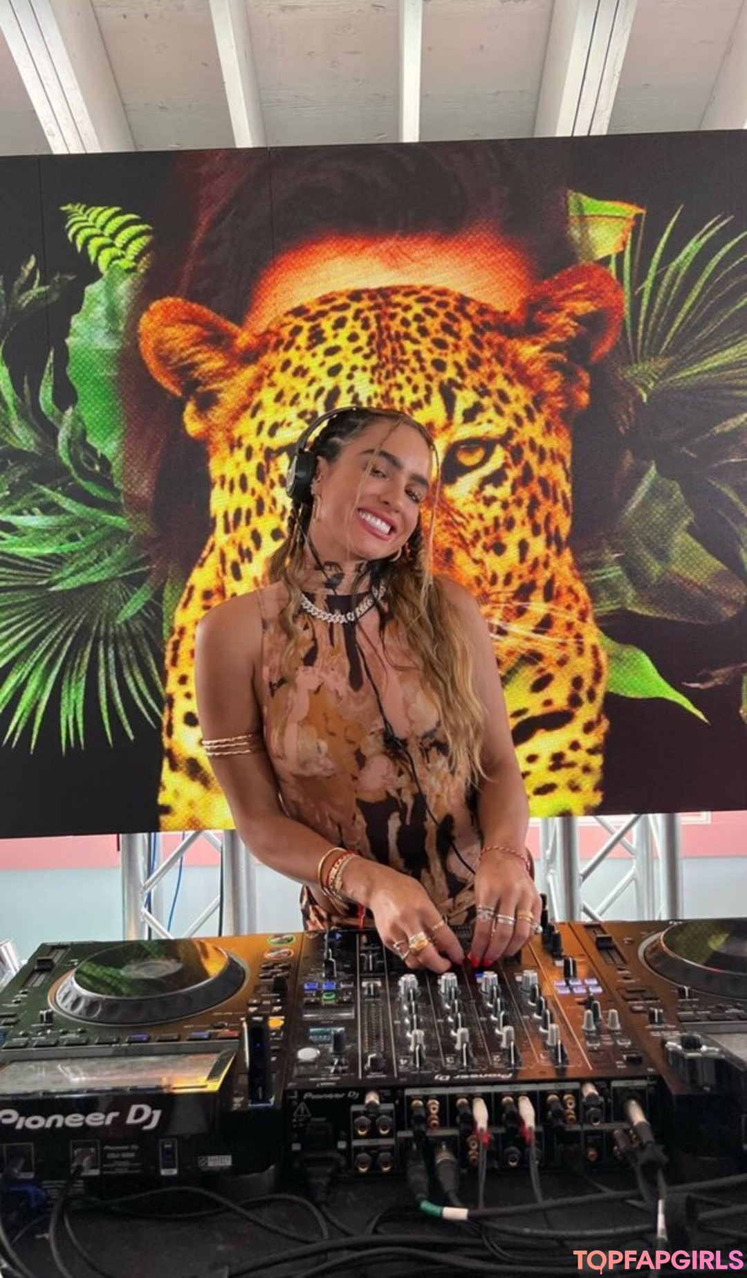 Naakte gelekte OnlyFans-foto van Sommer Ray #1720