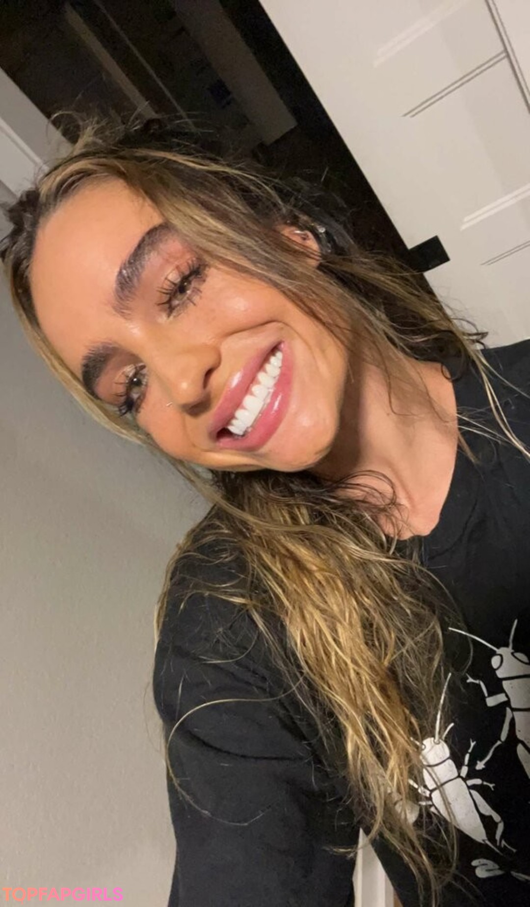 Naakte gelekte OnlyFans-foto van Sommer Ray #1954