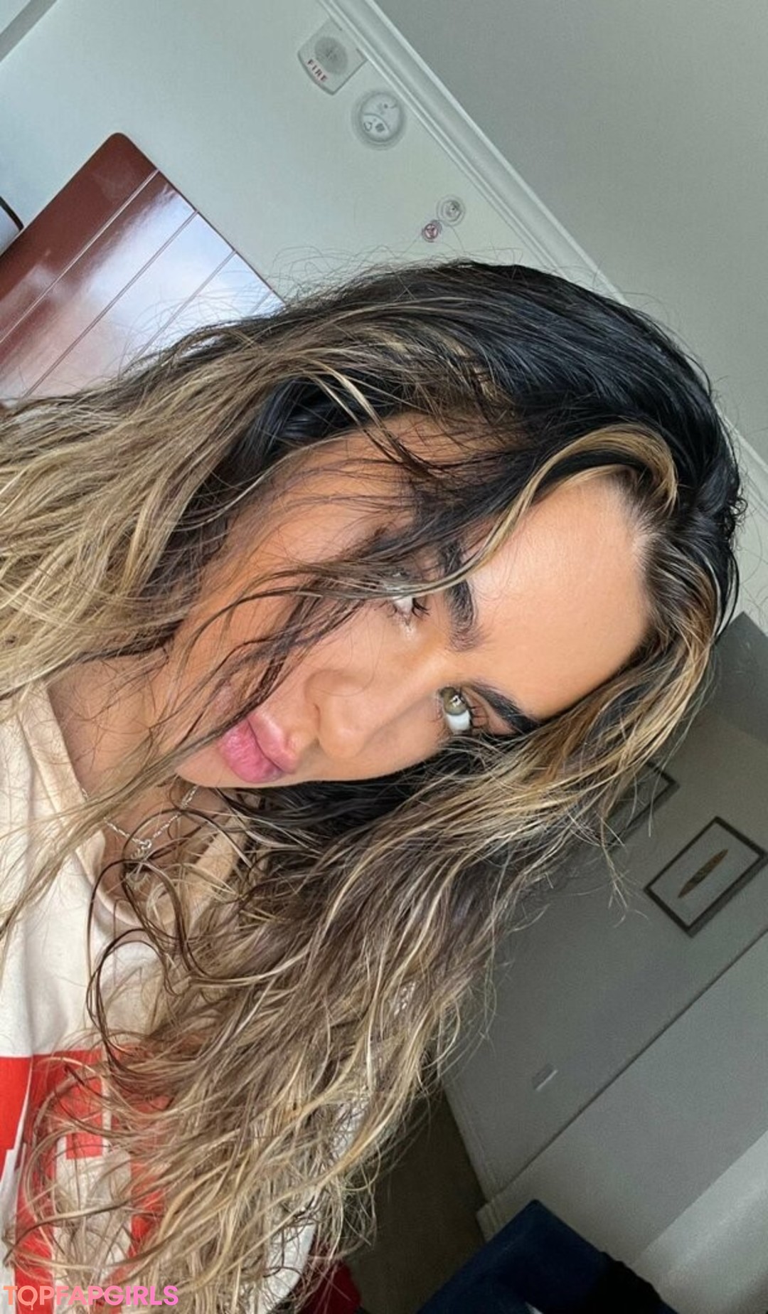 Naakte gelekte OnlyFans-foto van Sommer Ray #1975