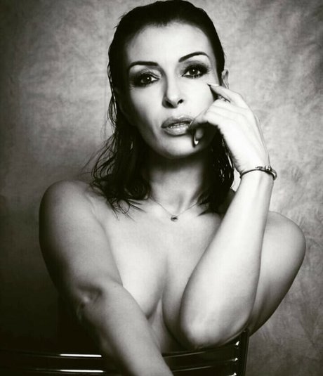 Naakte gelekte OnlyFans-foto van Sheilagrembiule