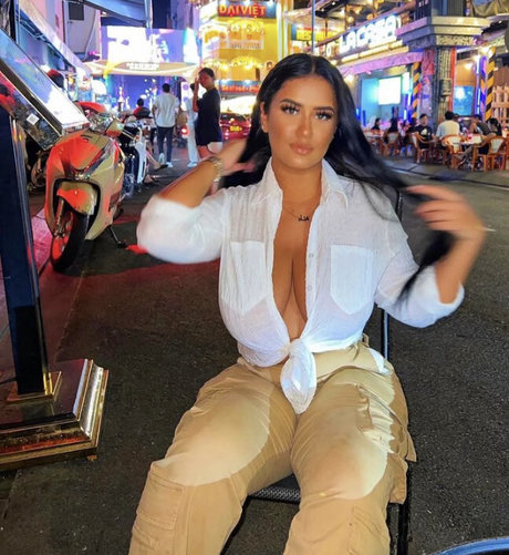 Naakte gelekte OnlyFans-foto van Viphanaaels