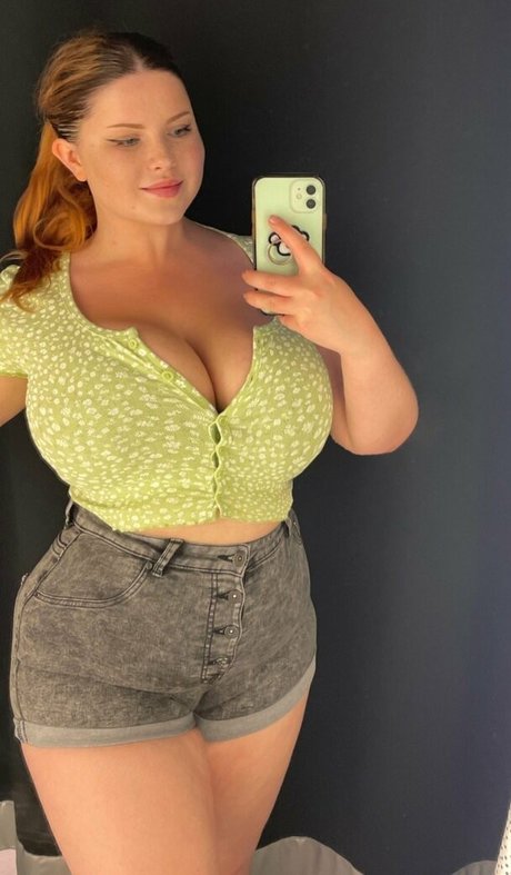 Naakte gelekte OnlyFans-foto van Anna Bernadina