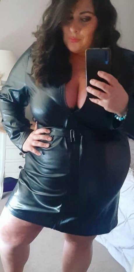 Naakte gelekte OnlyFans-foto van Annie