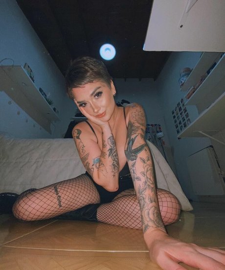 Naakte gelekte OnlyFans-foto van Delfi Peralta