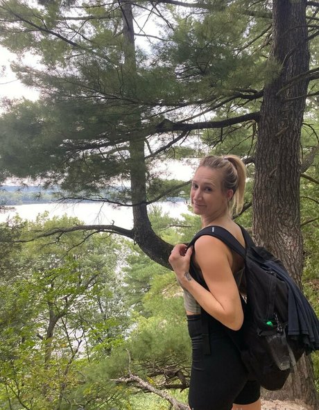 Naakte gelekte OnlyFans-foto van Livewellwithkate
