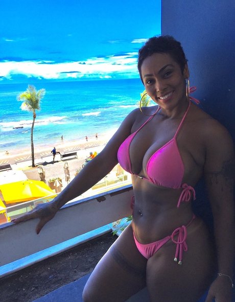 Naakte gelekte OnlyFans-foto van Rosiane Pinheiro